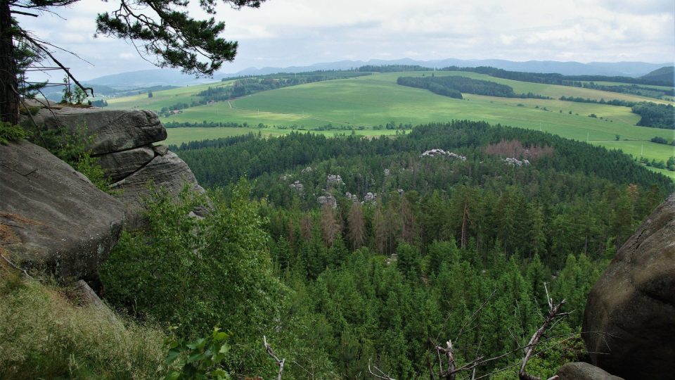 Výhledy z Ostaše na obzor zavedou pozorovatele až do sousedního Polska