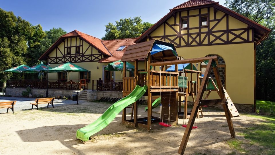 Havířská bouda nabízí vedle výborné restaurace a penzionu také zábavu pro děti