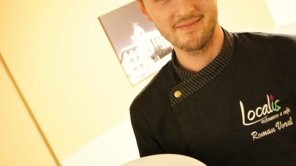 Roman Vorel a hotová vepřová líčka s glazovanou cibulkou