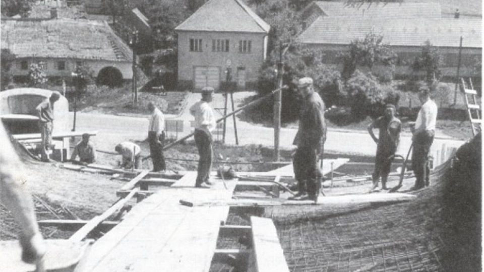 Většina místních se do stavby kostela osobně zapojila