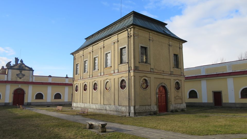 Kaple Svatých schodů v areálu kláštera na Hoře Matky Boží u Králík