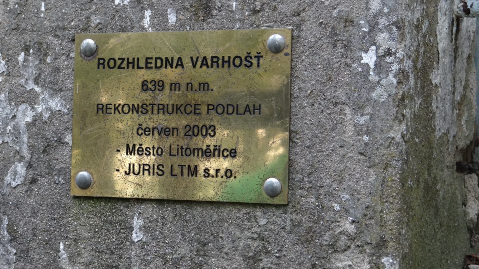 Rozhledna stojí ve výšce 639 metrů nad mořem, je vysoká 15 metrů a nahoru vede 68 schodů