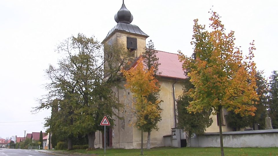 Kostel svatého Jana Nepomuckého, Lány na Důlku