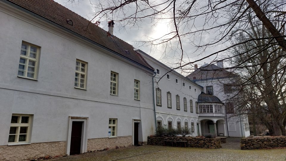 Expozici historie výroby horkovzdušných balónů najdete na zámku v Radešíně