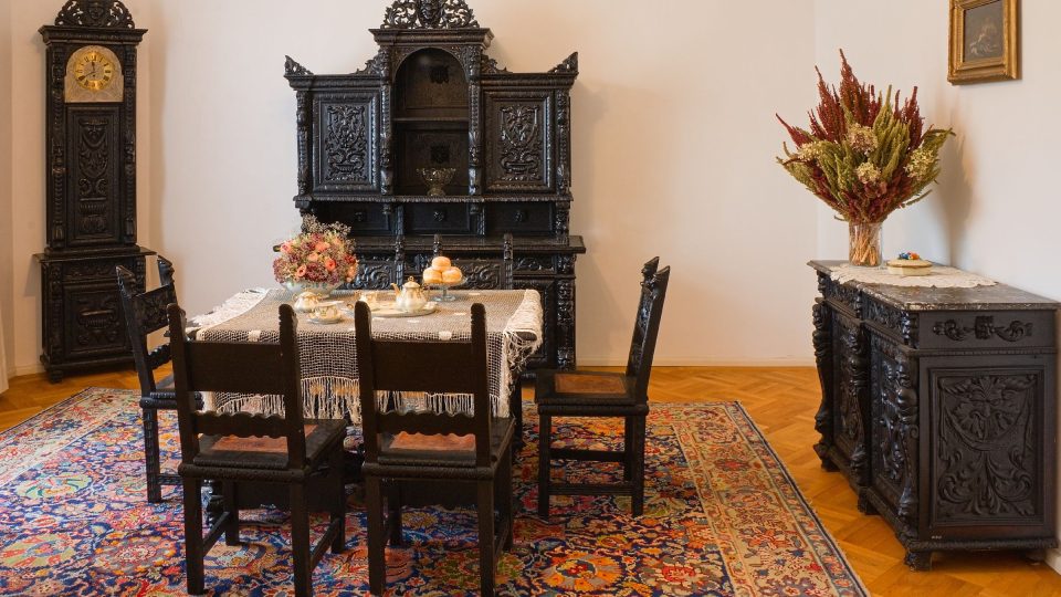 Jídelna v soukromých částech vily