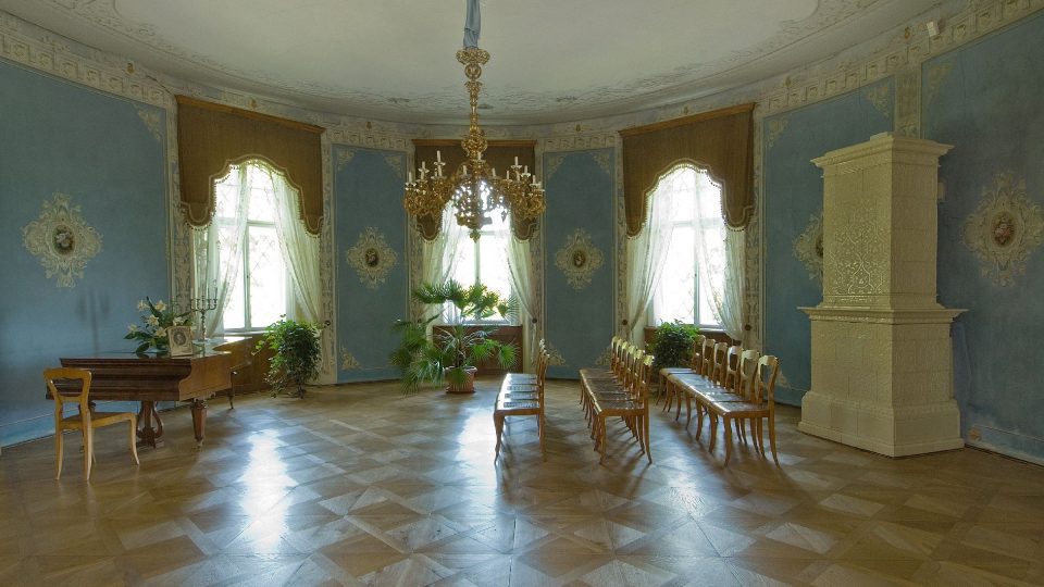 Koncertní sál z doby působení Karla Ditterse z Dittersdorfu na zdejším zámku