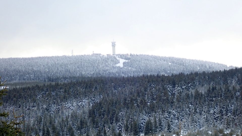 Pohled z vrchu Meluzína na Klínovec