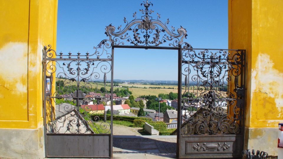 Brána na zámecké nádvoří