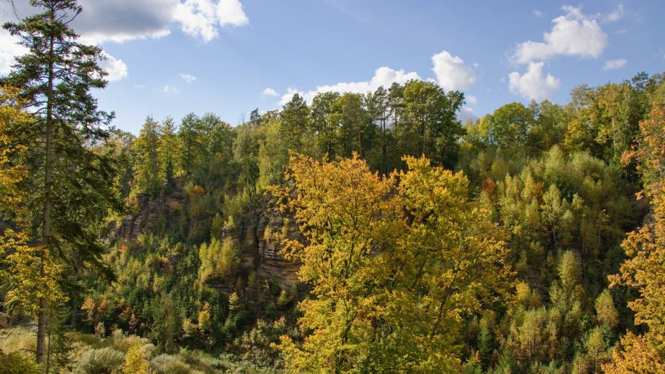 Podzim v Čertově rokli | foto: Jaroslav Hoření, Český rozhlas Podzim v Čertově rokli