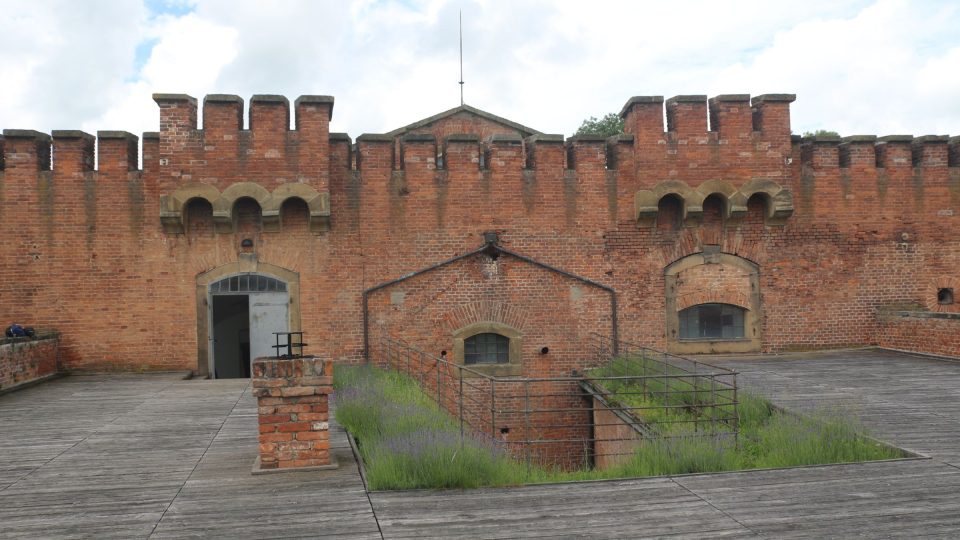 Terasa s výhledem směrem k Olomouci je součástí prohlídkové trasy