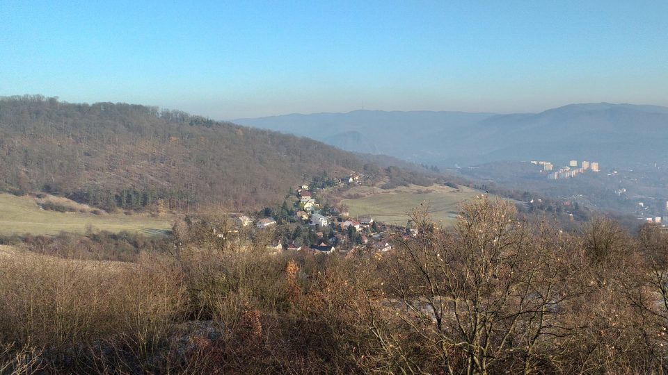 Takový výhled se nyní otevírá z druhého patra rozhledny