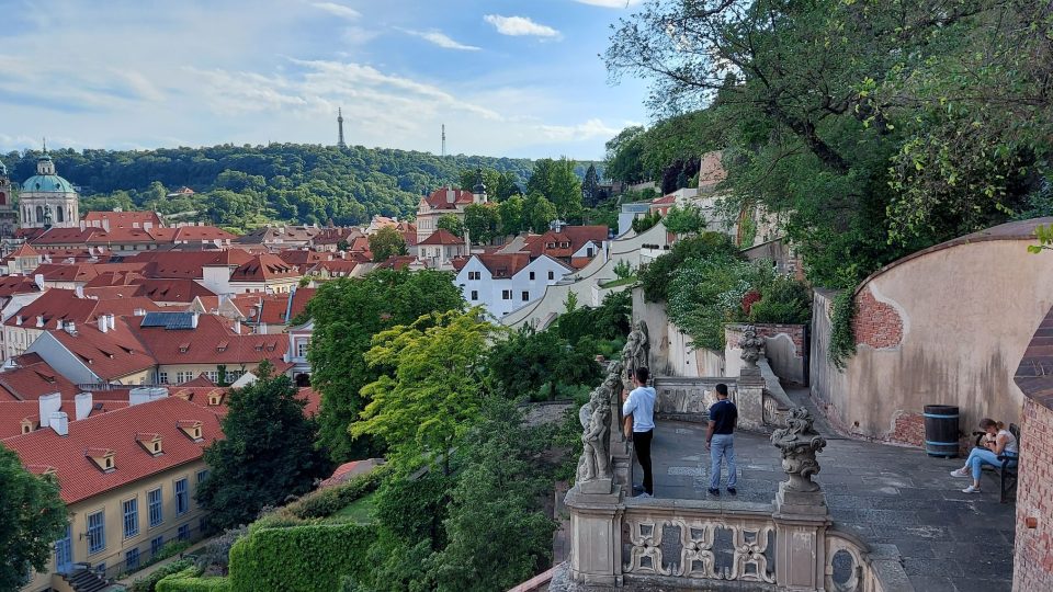 Vyhlídková terasa se sochami Čtyř ročních období od Ignáce Františka Platzera