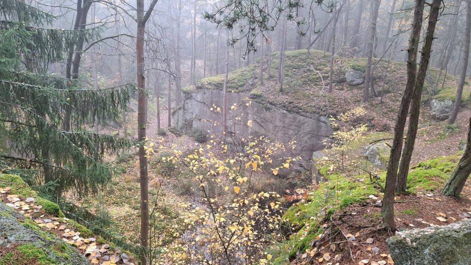 Krtské skály jsou ve skutečnosti bývalým lomem, ve kterém se těžila velmi kvalitní žula