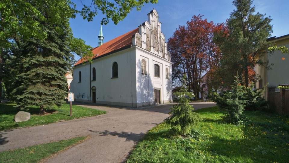 Kostel Nejsvětější Trojice byl původně kostelem hřbitovním, foto Jaroslav Horák.jpg