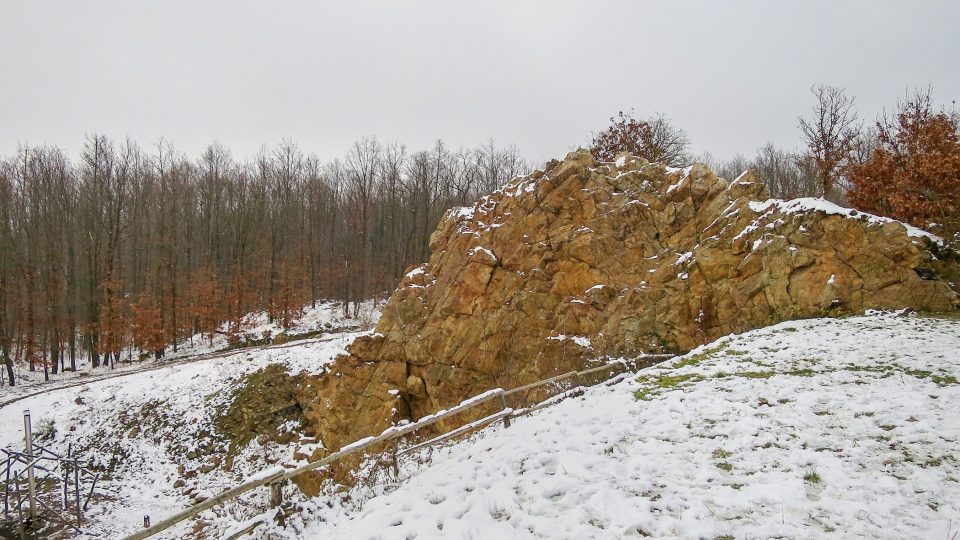 Čertova skalka a veřejné tábořiště