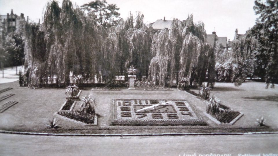 Květinové hodiny v Poděbradech v roce 1966