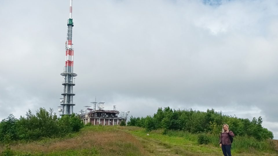 Nejvyšším bodem je televizní a rozhlasový vysílač, u kterého se dvakrát do roka potkávají Češi a Slováci