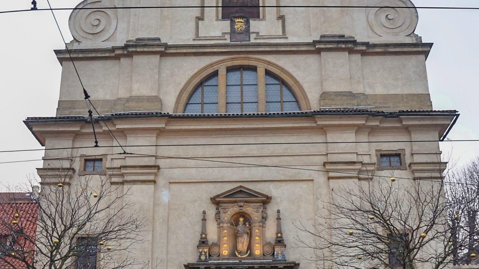 Pražské Jezulátko najdete v malostranském Kostele Panny Marie Vítězné a sv. Antonína Paduánského v Karmelitské ulici