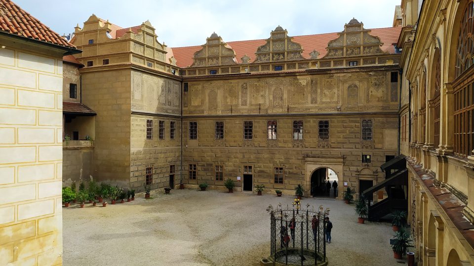 Nádvoří hradu a zámku Horšovský Týn
