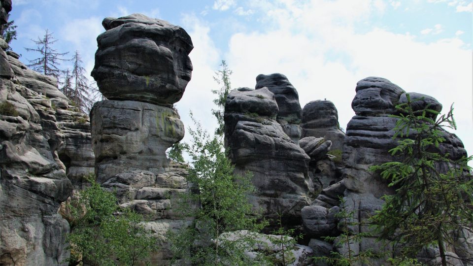 Bizarní ostašské skály jitří fantazii