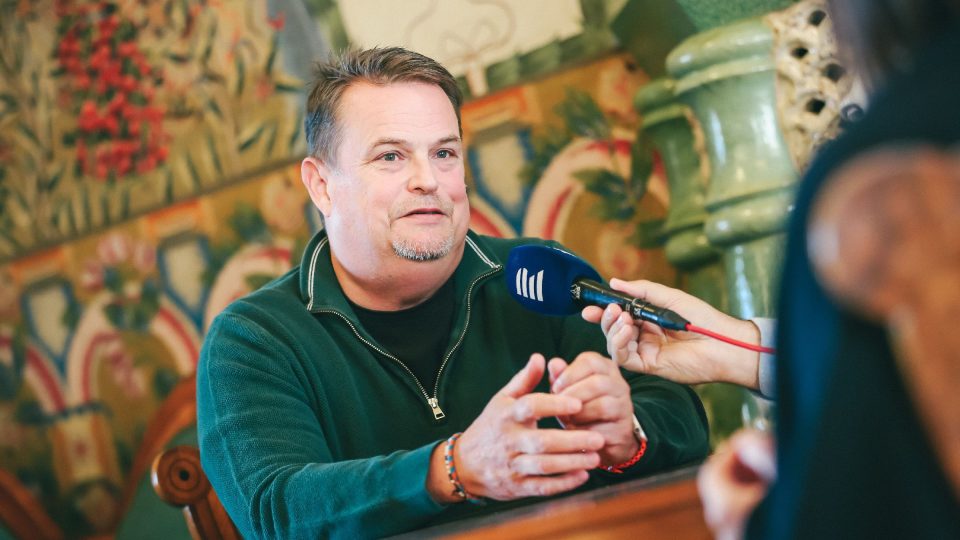 Joseph Michael Bartoň Dobenín se narodil v Kanadě a v mládí snil o kariéře hokejisty | foto: Jana Volková Joseph Michael Bartoň Dobenín se narodil v Kanadě a v mládí snil o kariéře hokejisty