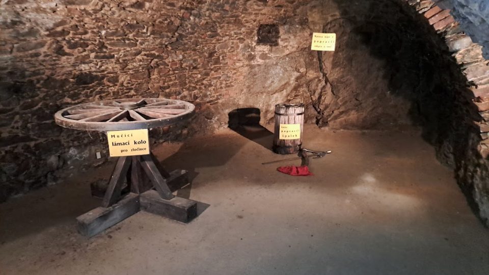 Jedna z podzemních chodeb zámku ve Stráži nad Nežárkou