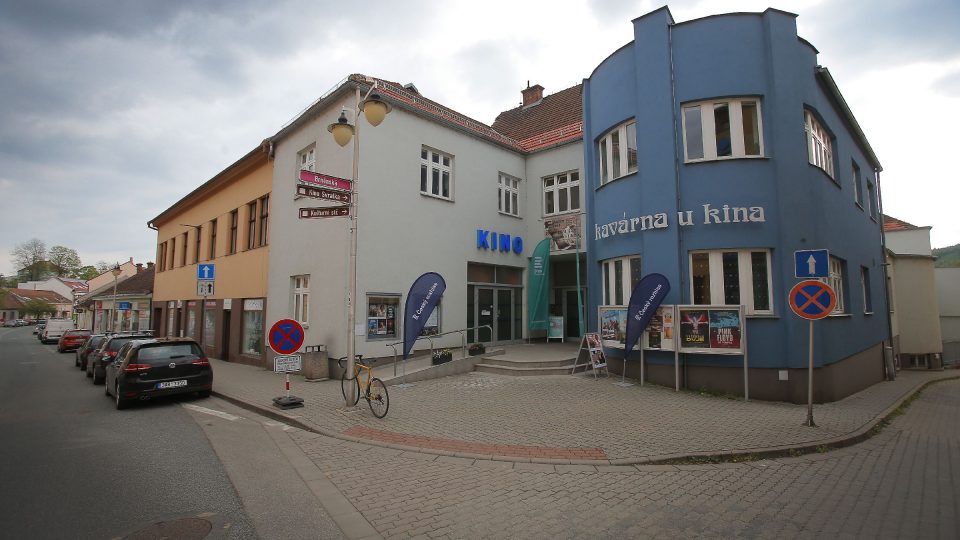 Dvanácté zastavení se konalo v kině v Tišnově u Brna