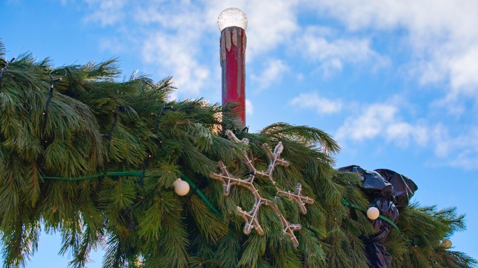 Svíce jsou jeden metr vysoké, s každou adventní neděli se postupně rozsvěcují