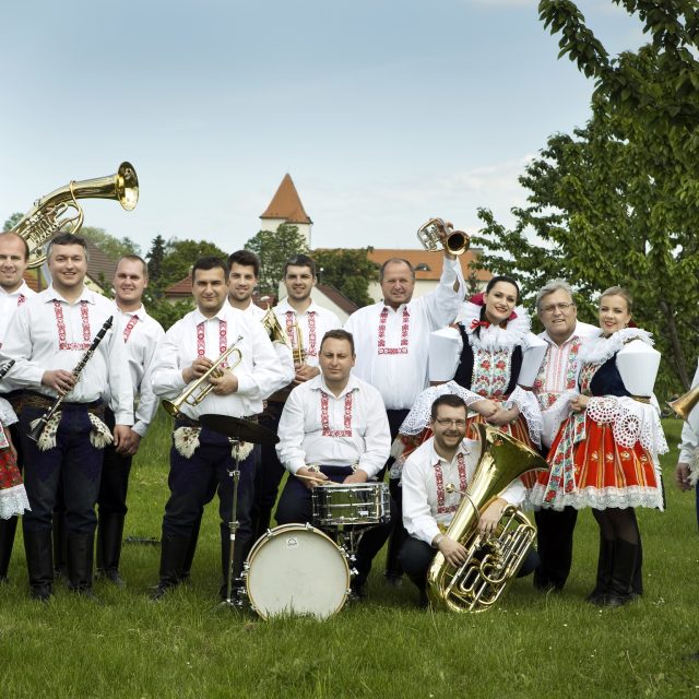 DH Šarovec reprezentuje  (pořádný) Hluk | foto: Marek Malůšek,  DH Šarovec