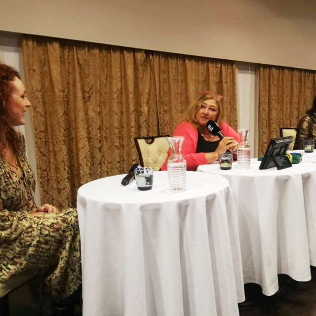 Barbora Kodetová a Markéta Hrubešová jsou Na větvi s Halinou v její talkshow | foto: Jaroslav Pokorný,  Český rozhlas