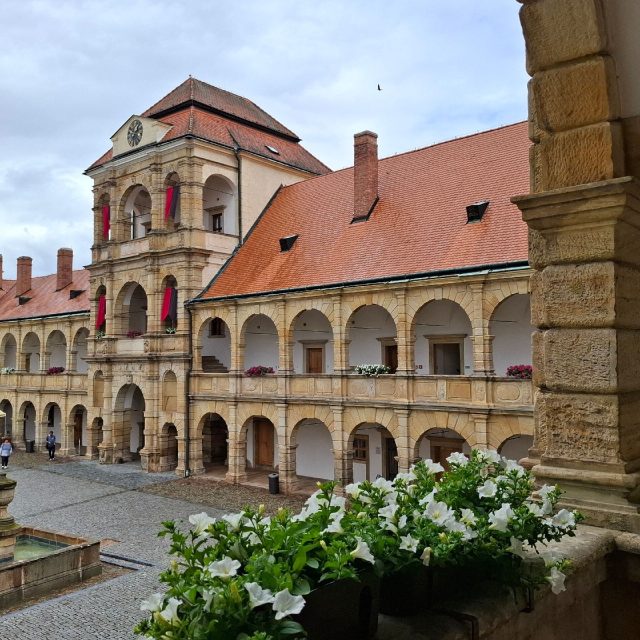 Zámek v Moravské Třebové se může pochlubit krásnými manýristickými arkádami | foto: Tereza Brázdová,  Český rozhlas