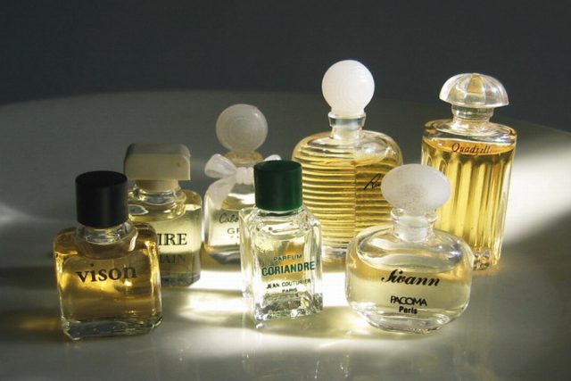 parfémy,  voňavky,  vůně | foto: Eva Odstrčilová