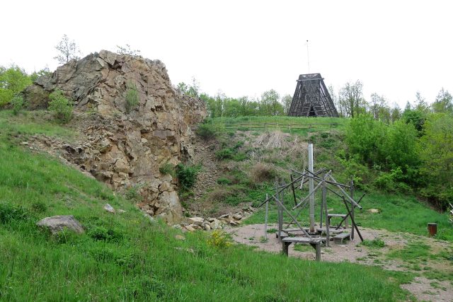 Čertova skalka,  rozhledna Bára a veřejné ohniště | foto: Tereza Brázdová,  Český rozhlas