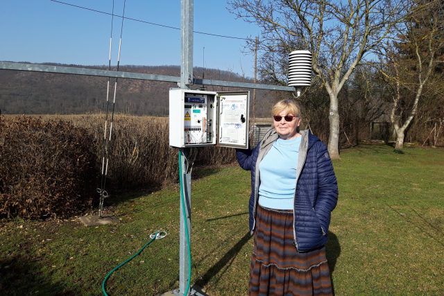 Dobrovolná meteoroložka Zdenka Polanecká pozoruje počasí už od dětství | foto: Barbora Kvapilová,  Český rozhlas